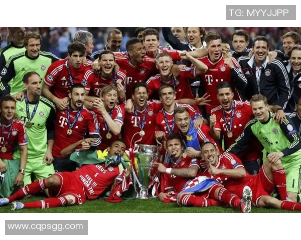 德甲球星风采：探秘顶级球员的成长轨迹与赛场表现