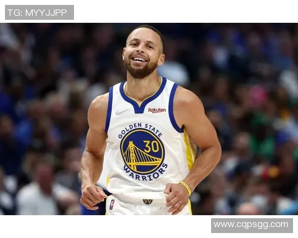 库里曾公开表示自己最喜爱的足球球星是C罗并多次模仿其庆祝动作